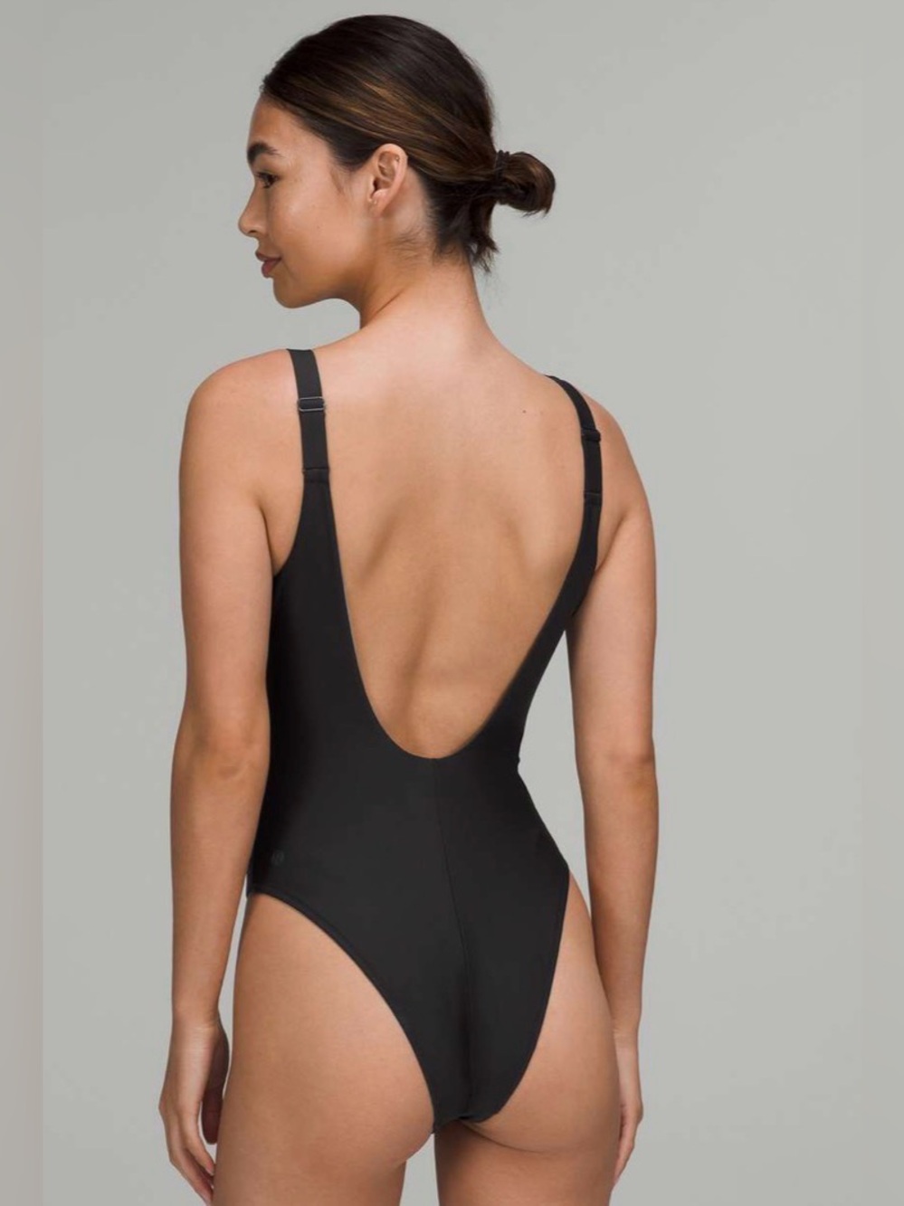Lululemon Waterside V-Neck Skimpy-Fit One-Piece Swimsuit *B/C Cup size 8 NWT